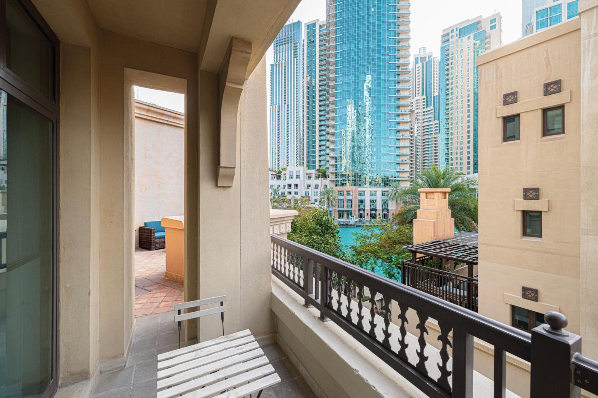 Apartment Old Town Luxury: 1-br With Large Terrace & Burj Khalifa View Dubai