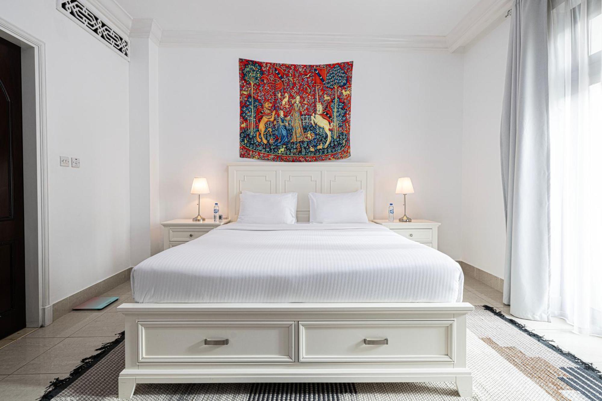 Old Town Luxury: 1-br With Large Terrace & Burj Khalifa View Dubai