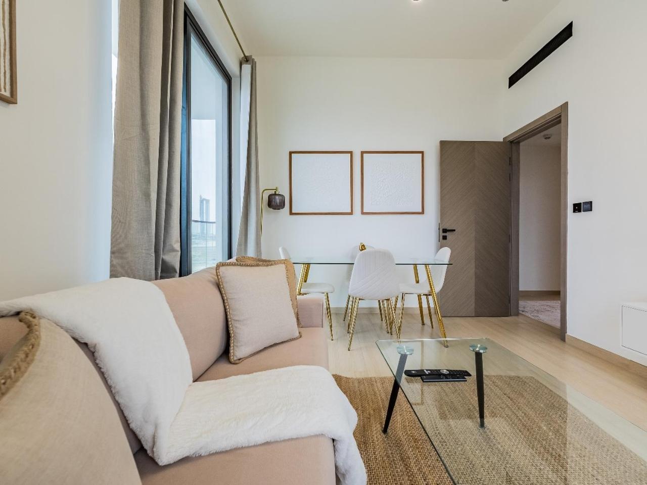 Stunning With Artful Interior And Urban Views