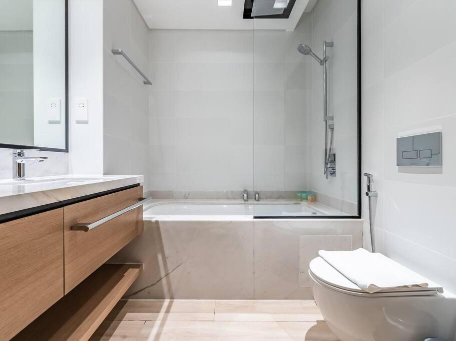 The Harbor Heights 1br In Palace Residences Creek Apartment Dubai