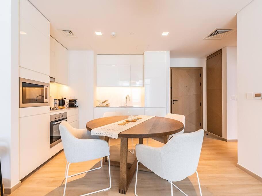 The Harbor Heights 1br In Palace Residences Creek Dubai