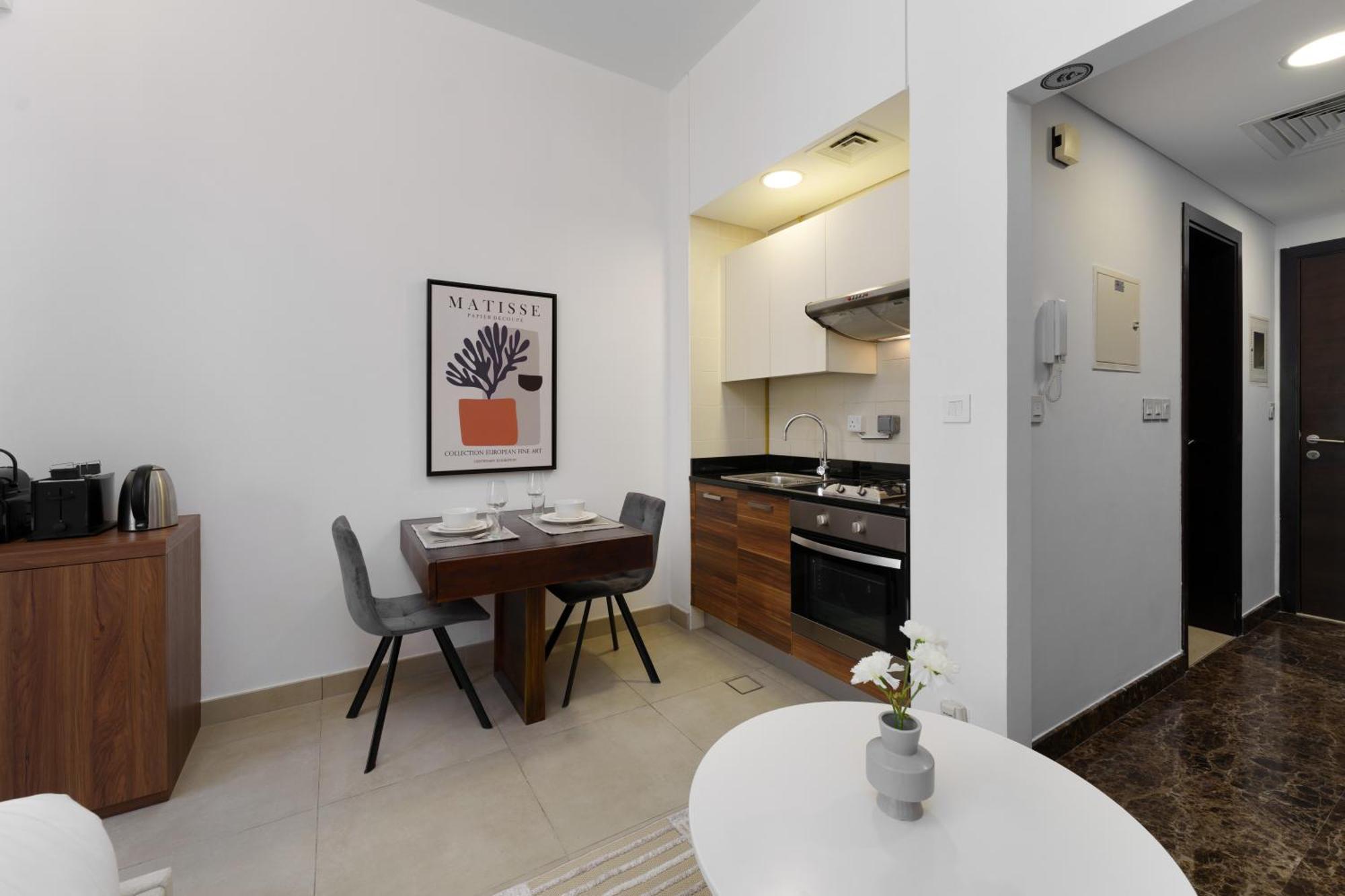 Elegant In Sparkle Tower By Suiteable Apartment Dubai