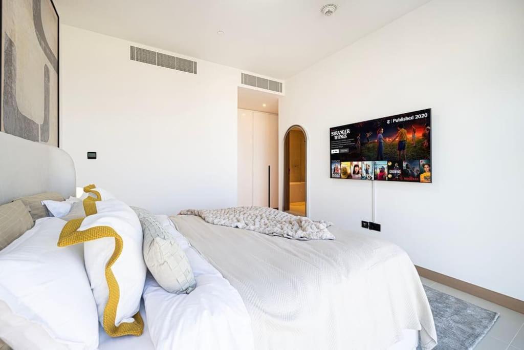 Apartment Luxury 3 Bedroom Vida High Floor *