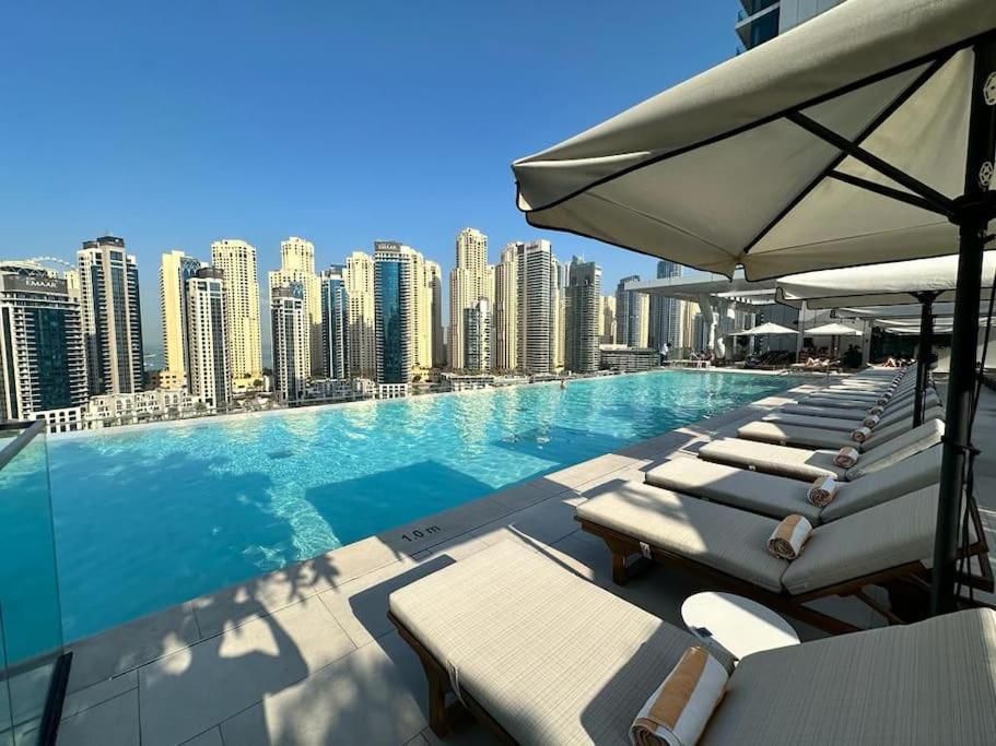 Luxury 3 Bedroom Vida High Floor Apartment