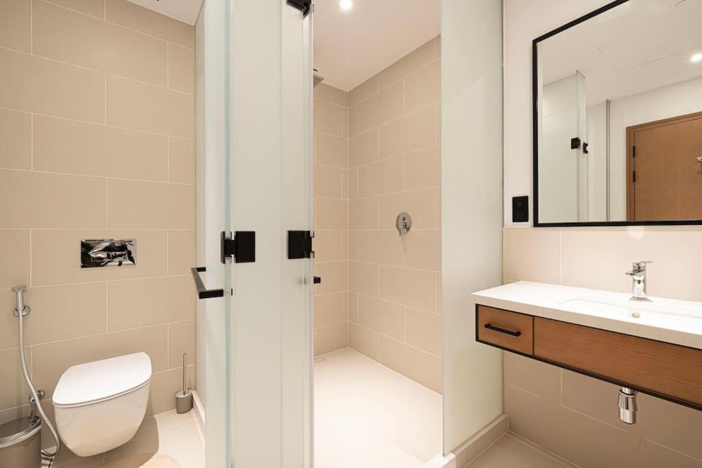 Luxury 3 Bedroom Vida High Floor Apartment *