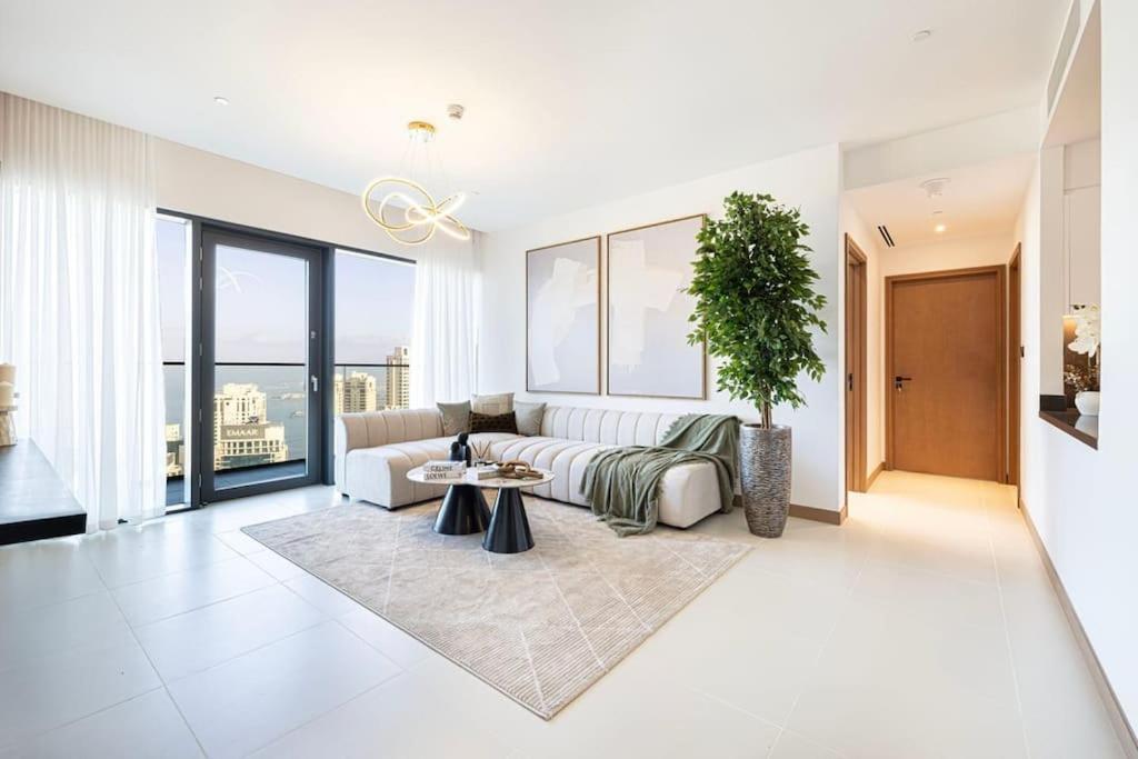 Luxury 3 Bedroom Vida High Floor Apartment