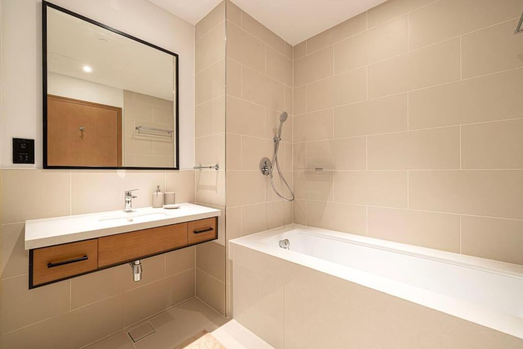Luxury 3 Bedroom Vida High Floor Apartment