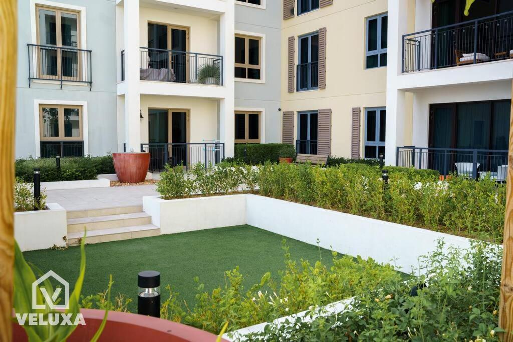 Veluxa - Stunning Sea View - Luxe 3 Bed In La Dubai