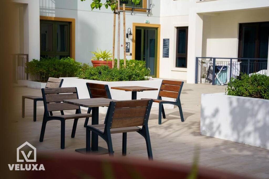 Veluxa - Stunning Sea View - Luxe 3 Bed In La * Dubai
