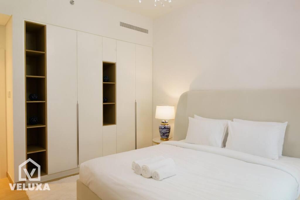 Veluxa - Stunning Sea View - Luxe 3 Bed In La
