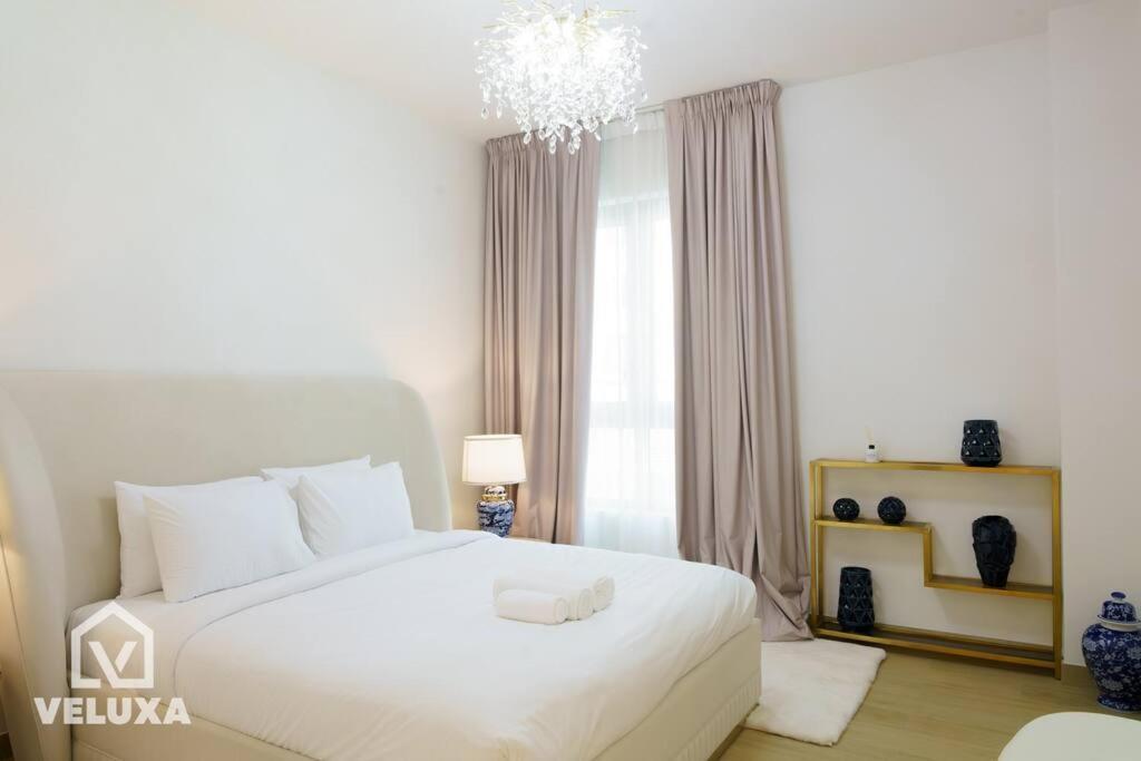 Veluxa - Stunning Sea View - Luxe 3 Bed In La *
