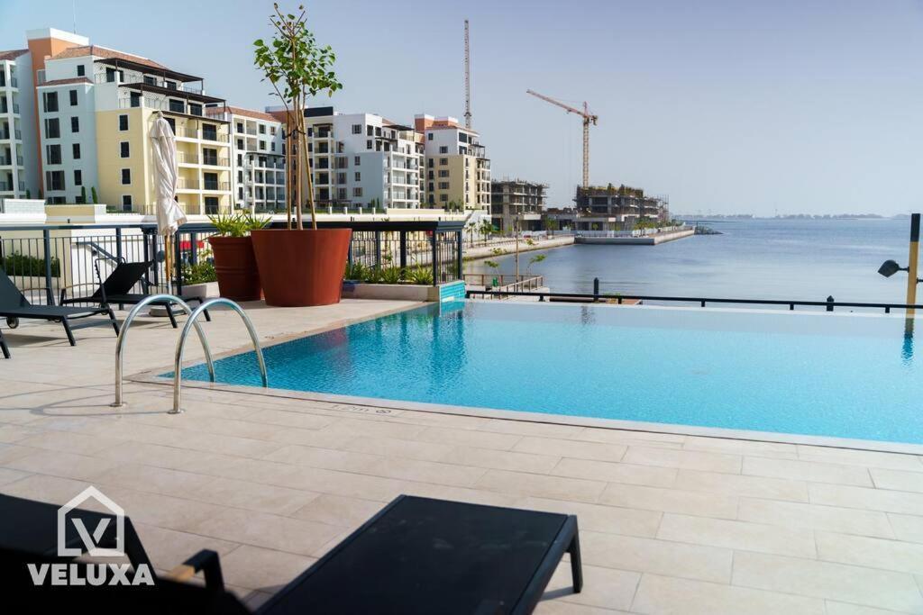 Veluxa - Stunning Sea View - Luxe 3 Bed In La * Dubai