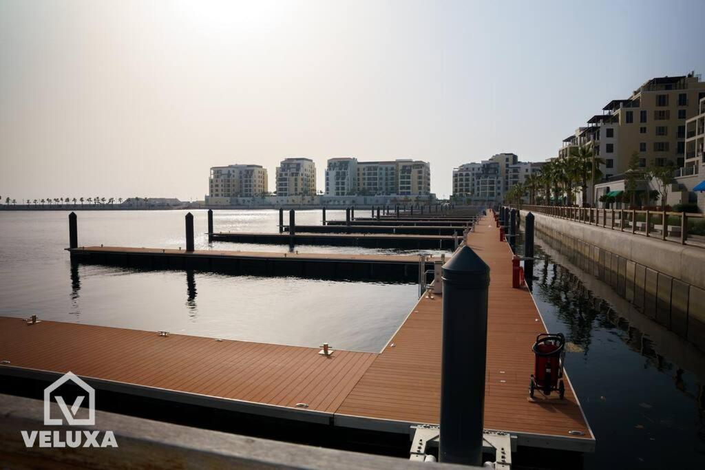 Veluxa - Stunning Sea View - Luxe 3 Bed In La Dubai