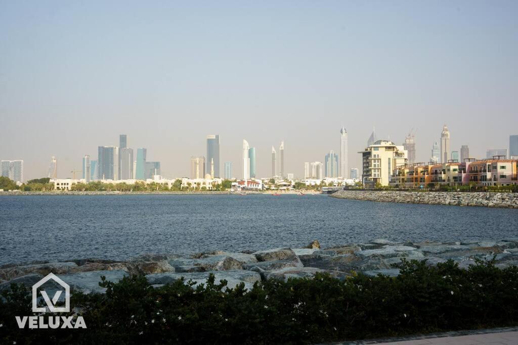 Veluxa - Stunning Sea View - Luxe 3 Bed In La