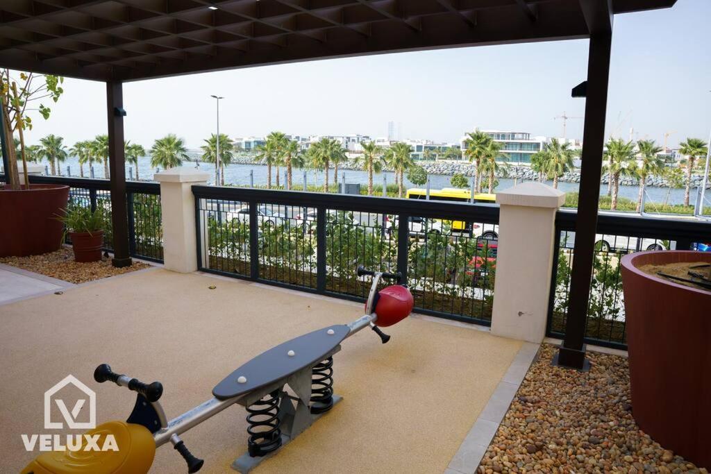Veluxa - Stunning Sea View - Luxe 3 Bed In La Apartment