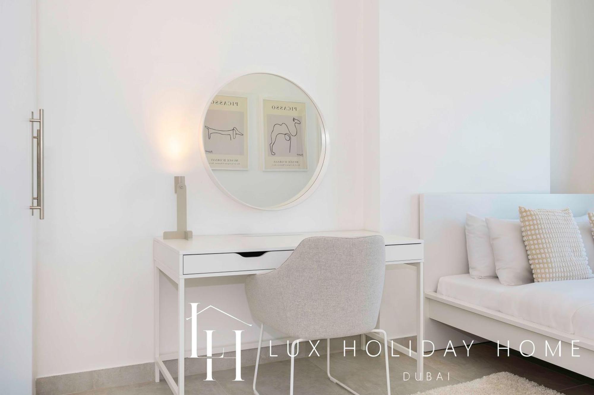Lux The Icon Tower Jlt Apartment
