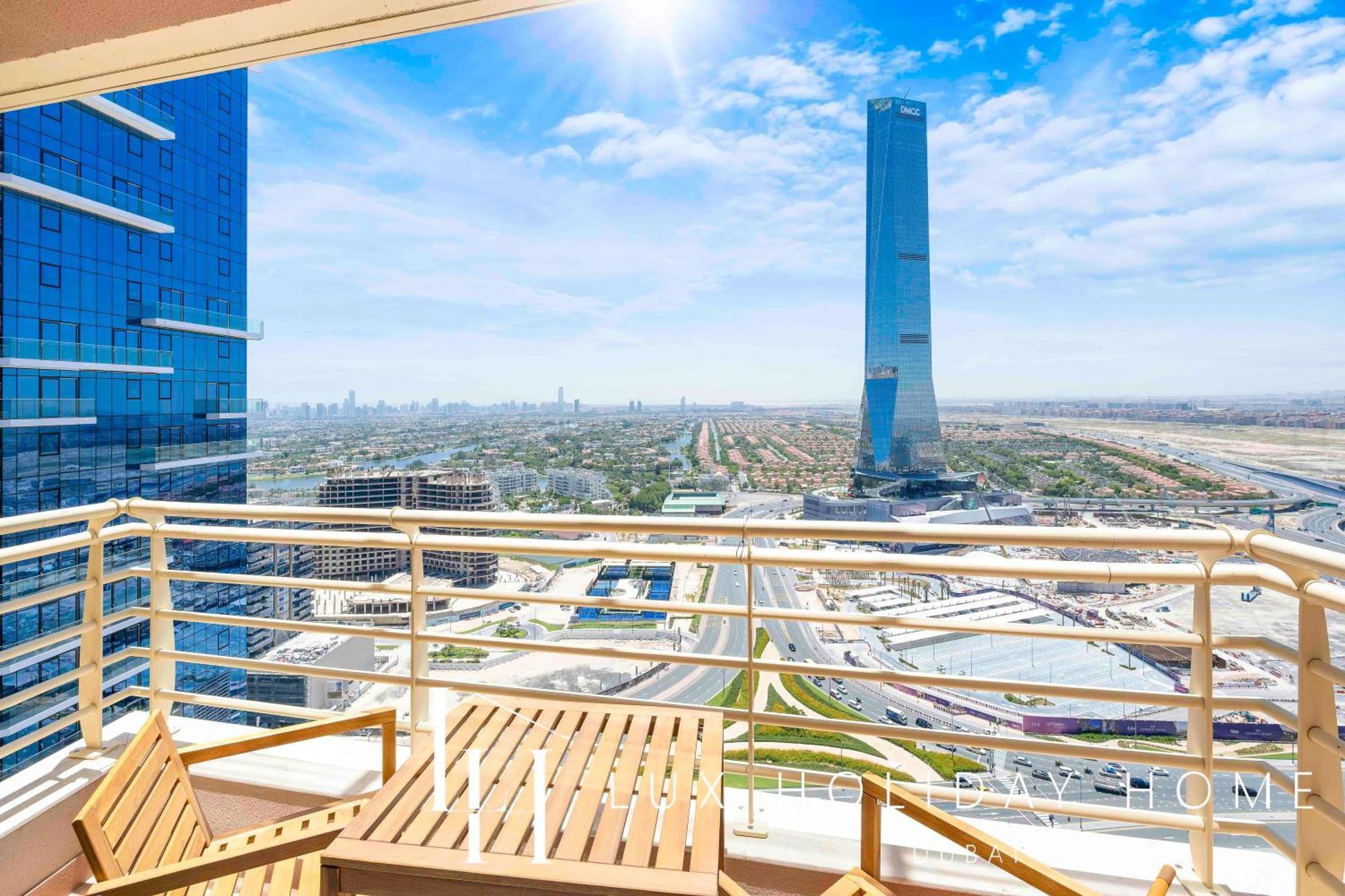 Lux The Icon Tower Jlt Apartment Dubai