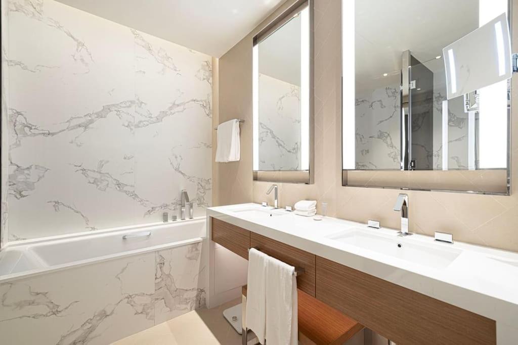 Address Opera - Luxury 1 Bedroom Apartment