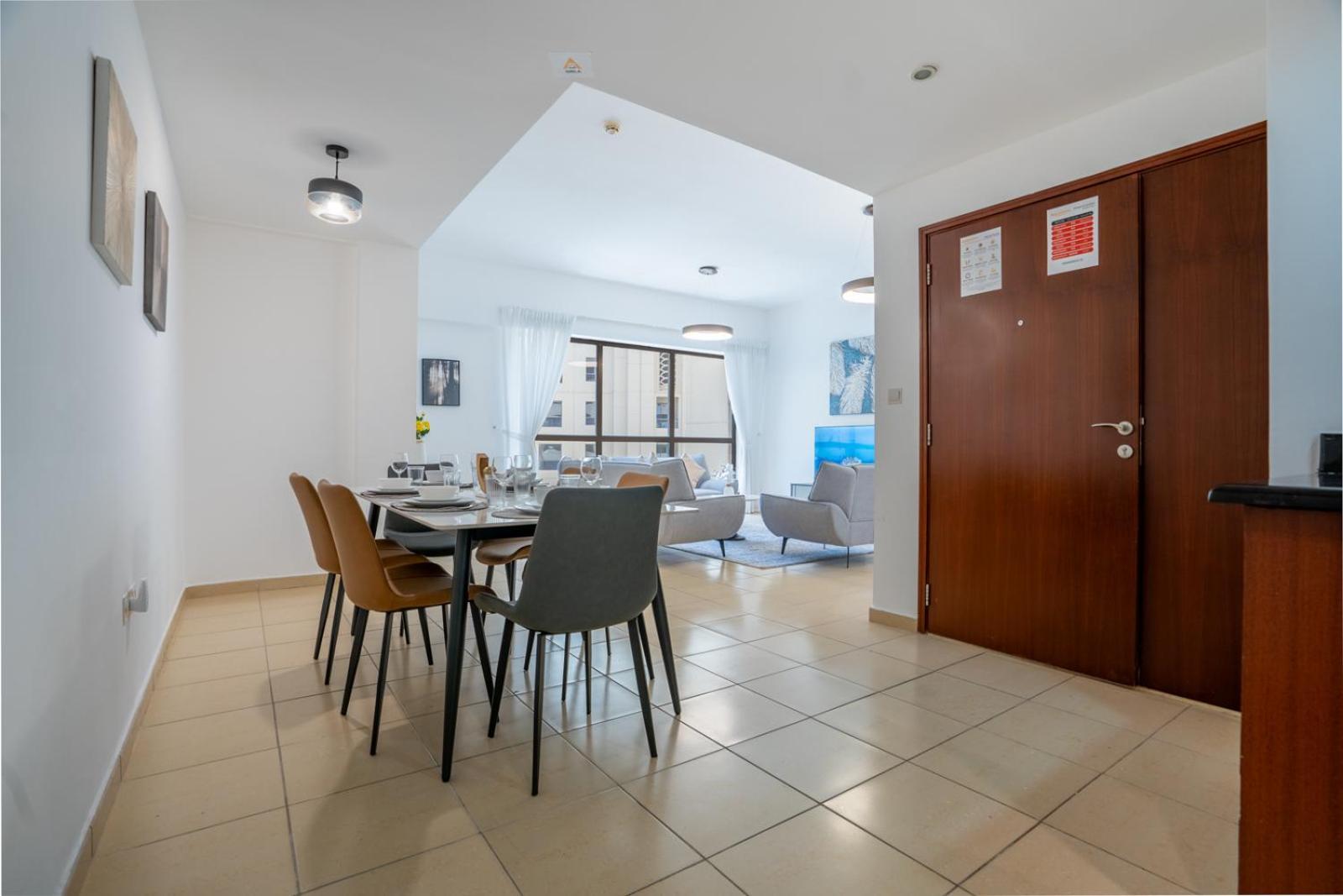 Apartment Rh- Walk To Jbr & Tram, Comfortable 02br Dubai