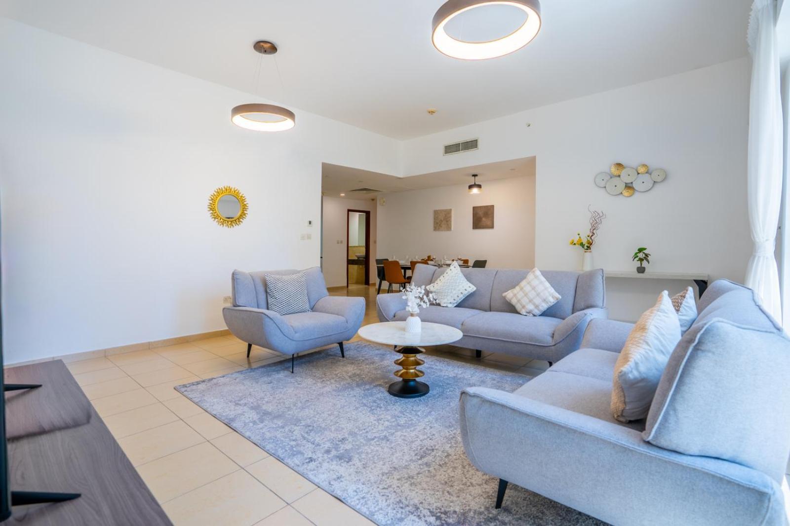 Rh- Walk To Jbr & Tram, Comfortable 02br Apartment Dubai