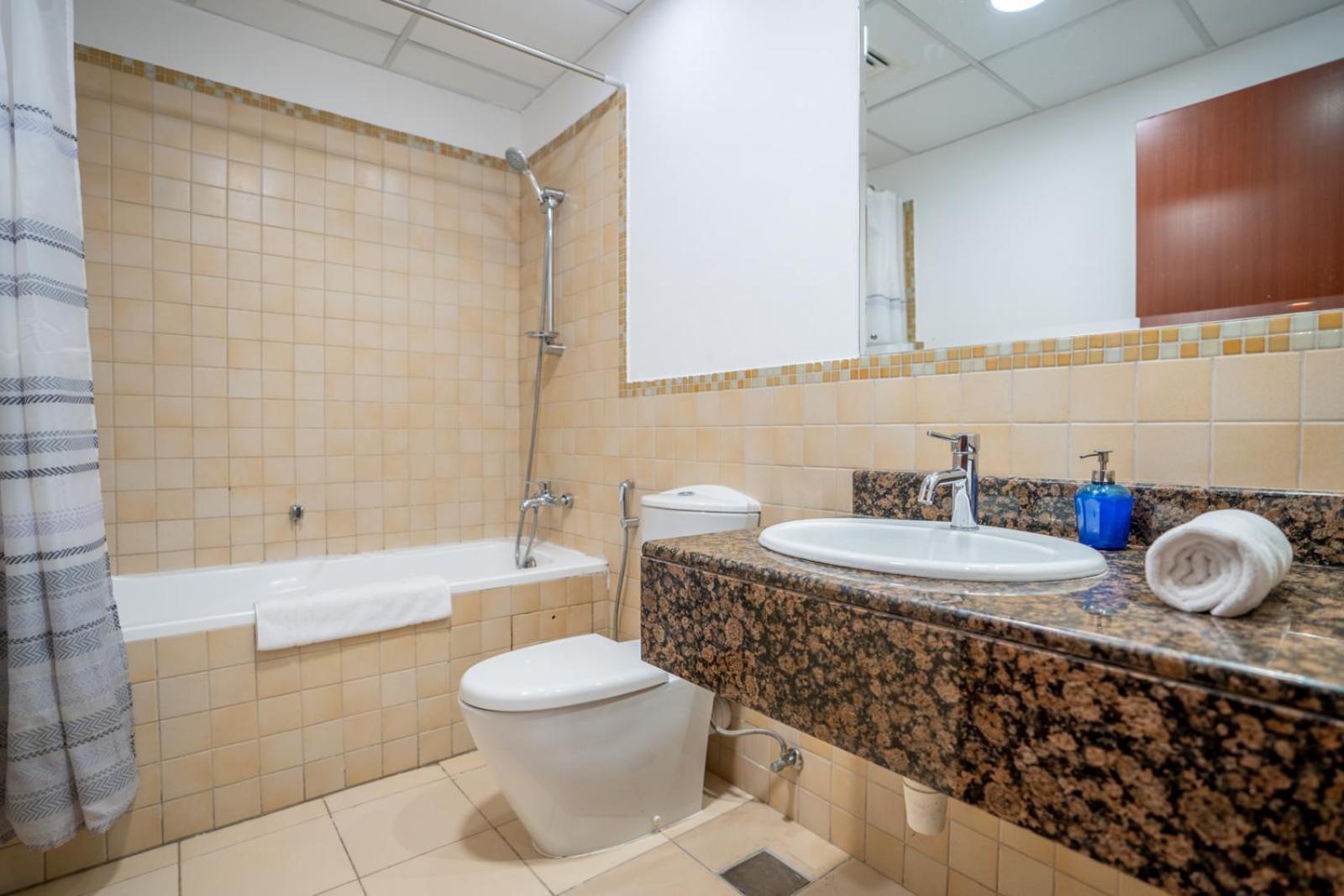Rh- Walk To Jbr & Tram, Comfortable 02br *