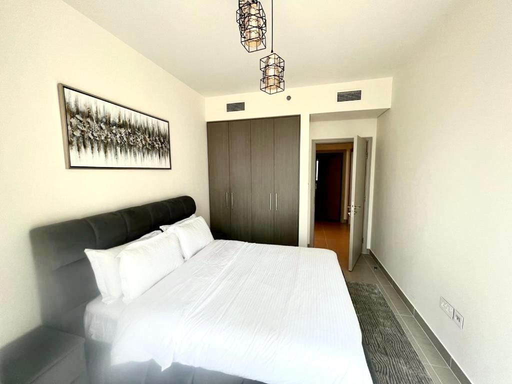 Apartment 2 Bedroom Close To Mall *