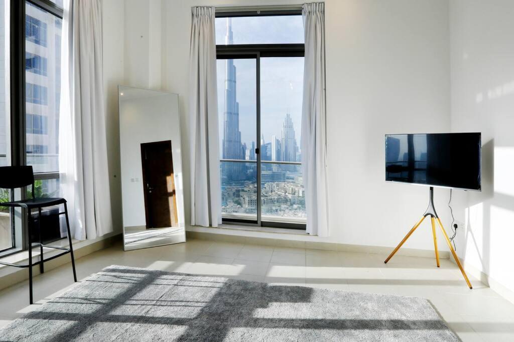 Brown Stone Homes Burj Khlifa Apartment *