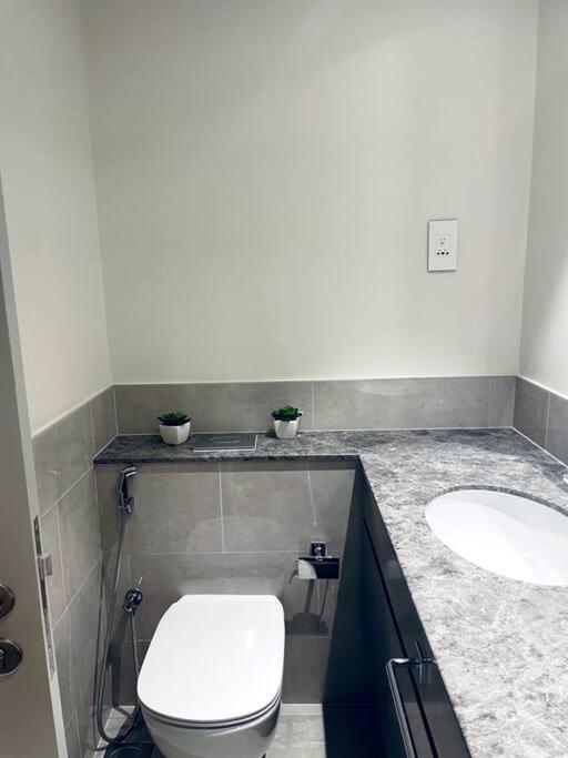 2 Bedroom Close To Mall