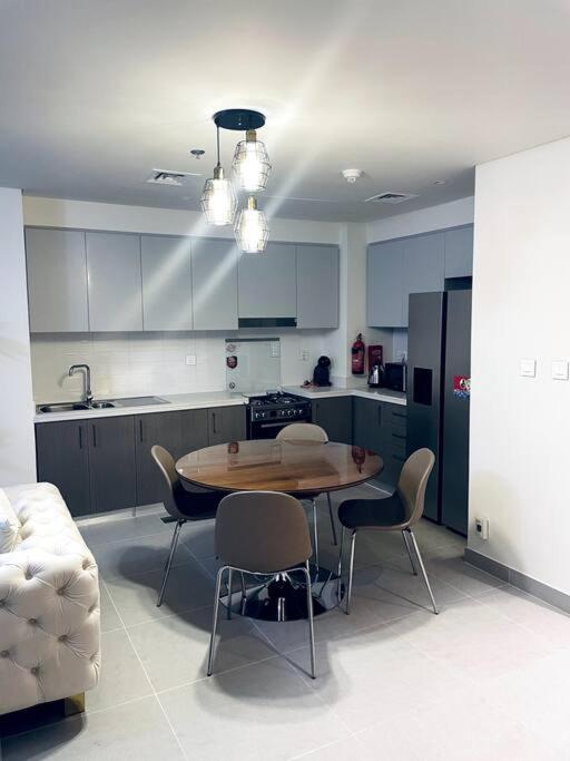 Apartment 2 Bedroom Close To Mall