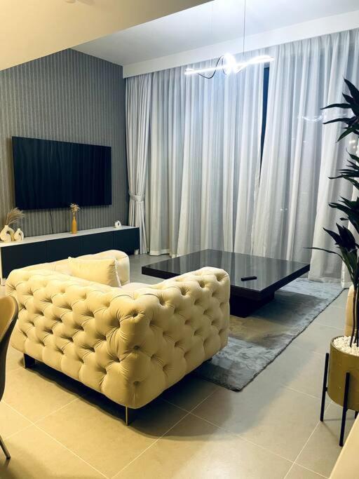 Apartment 2 Bedroom Close To Mall