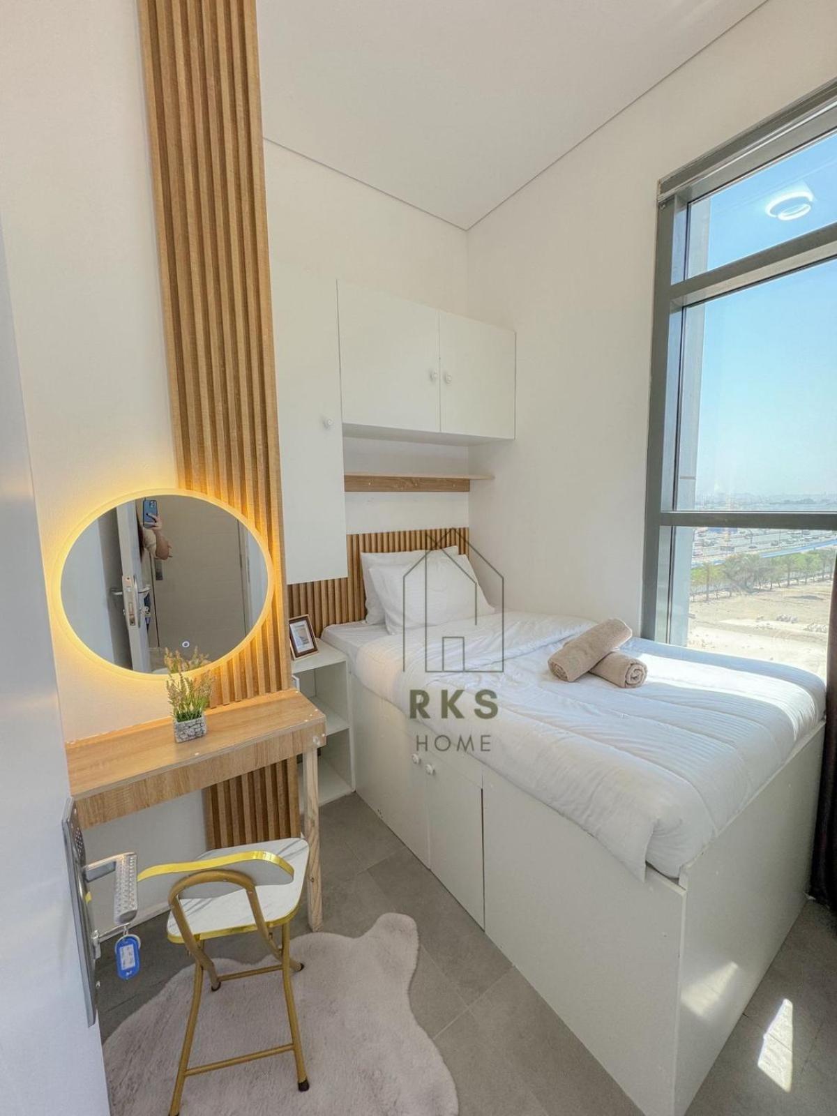 Shared Private In Downtown Business Bay Homestay Dubai