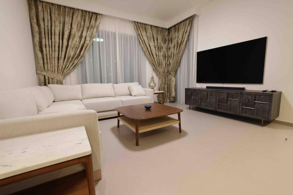 3br Burj Khalifa View Mall Access Apartment *