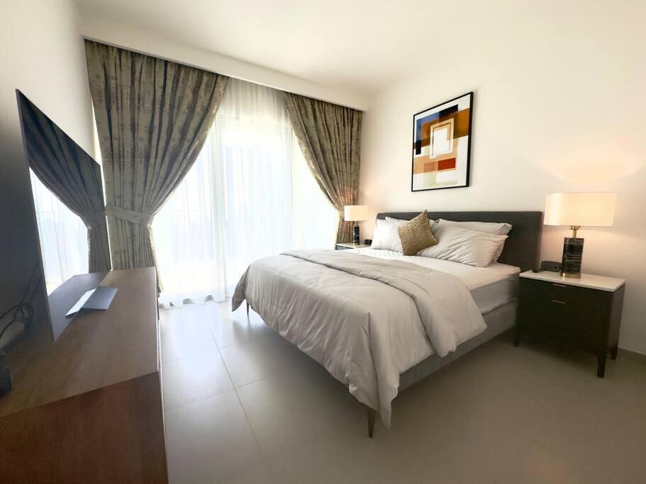3br Burj Khalifa View Mall Access Dubai