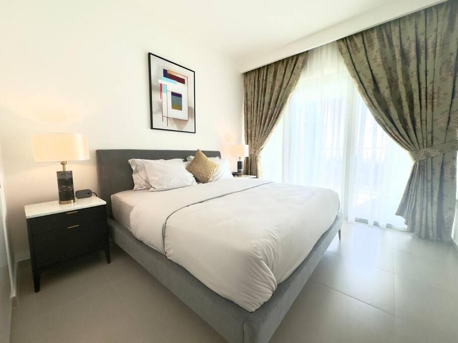 3br Burj Khalifa View Mall Access