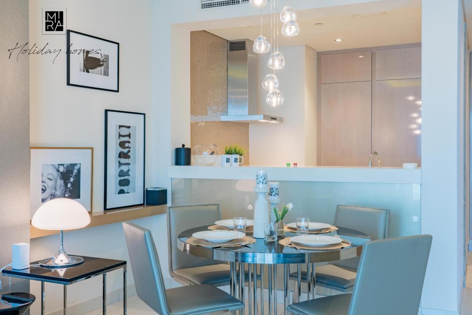 Mira Homes - Luxury 1 Bedroom In Damac Paramount A Apartment Dubai