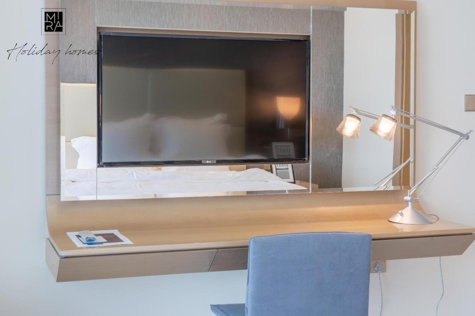 Mira Homes - Luxury 1 Bedroom In Damac Paramount A Apartment *