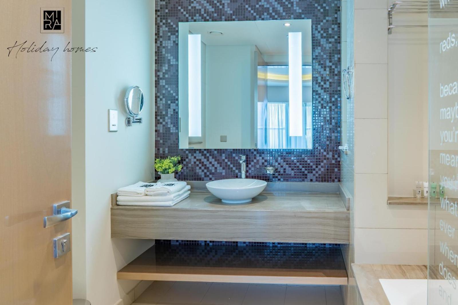 Mira Homes - Luxury 1 Bedroom In Damac Paramount A * Dubai