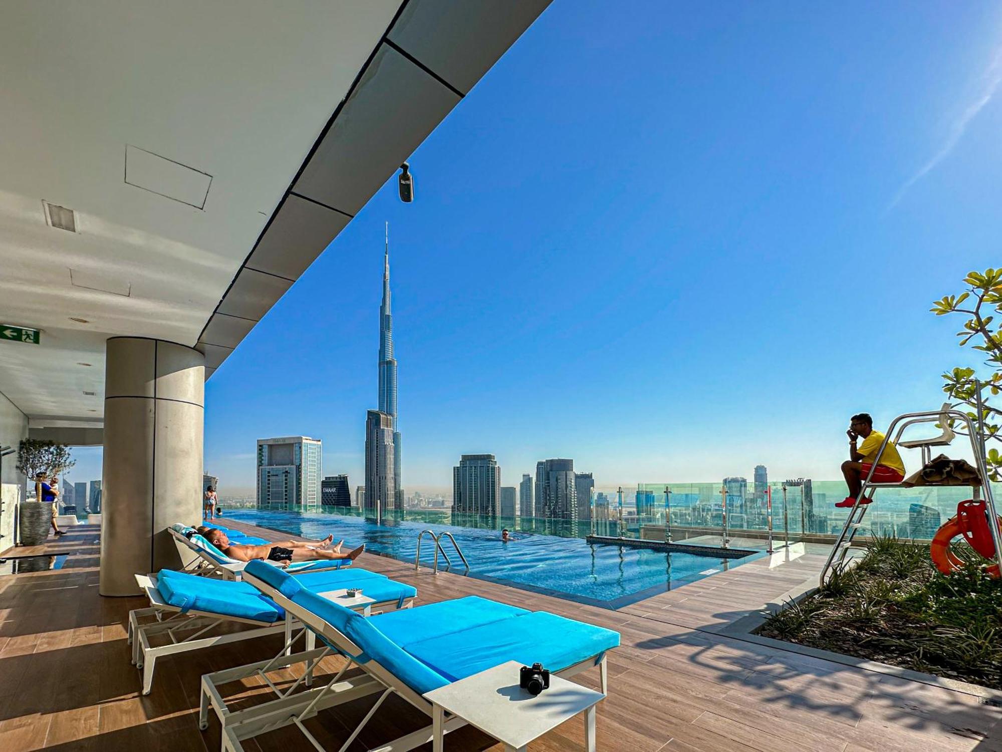 Apartment 64th Floor Rooftop Pool Offering Amazing Burj Khalifa Views, 2br In Paramount Midtown *