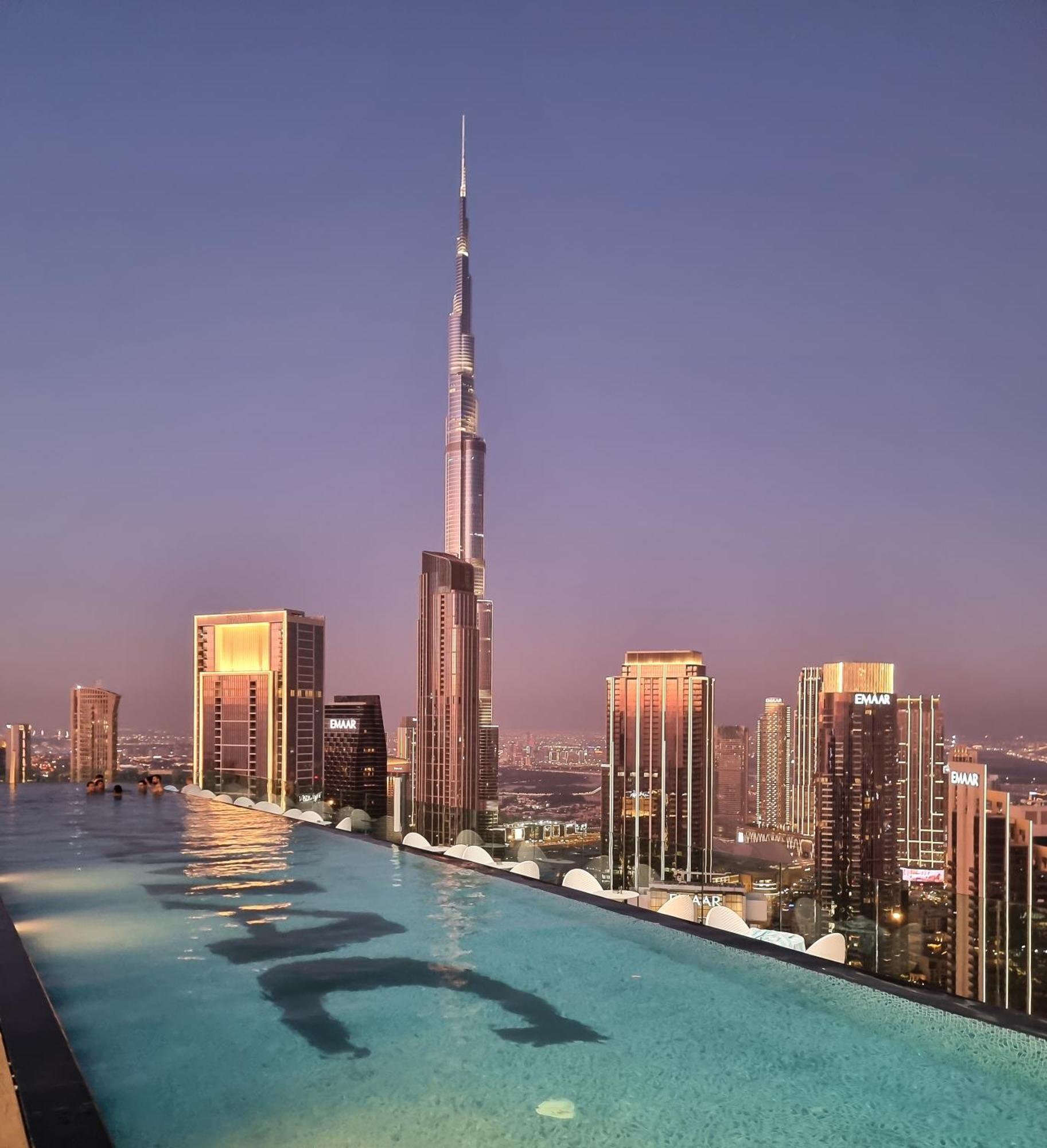 64th Floor Rooftop Pool Offering Amazing Burj Khalifa Views, 2br In Paramount Midtown Dubai