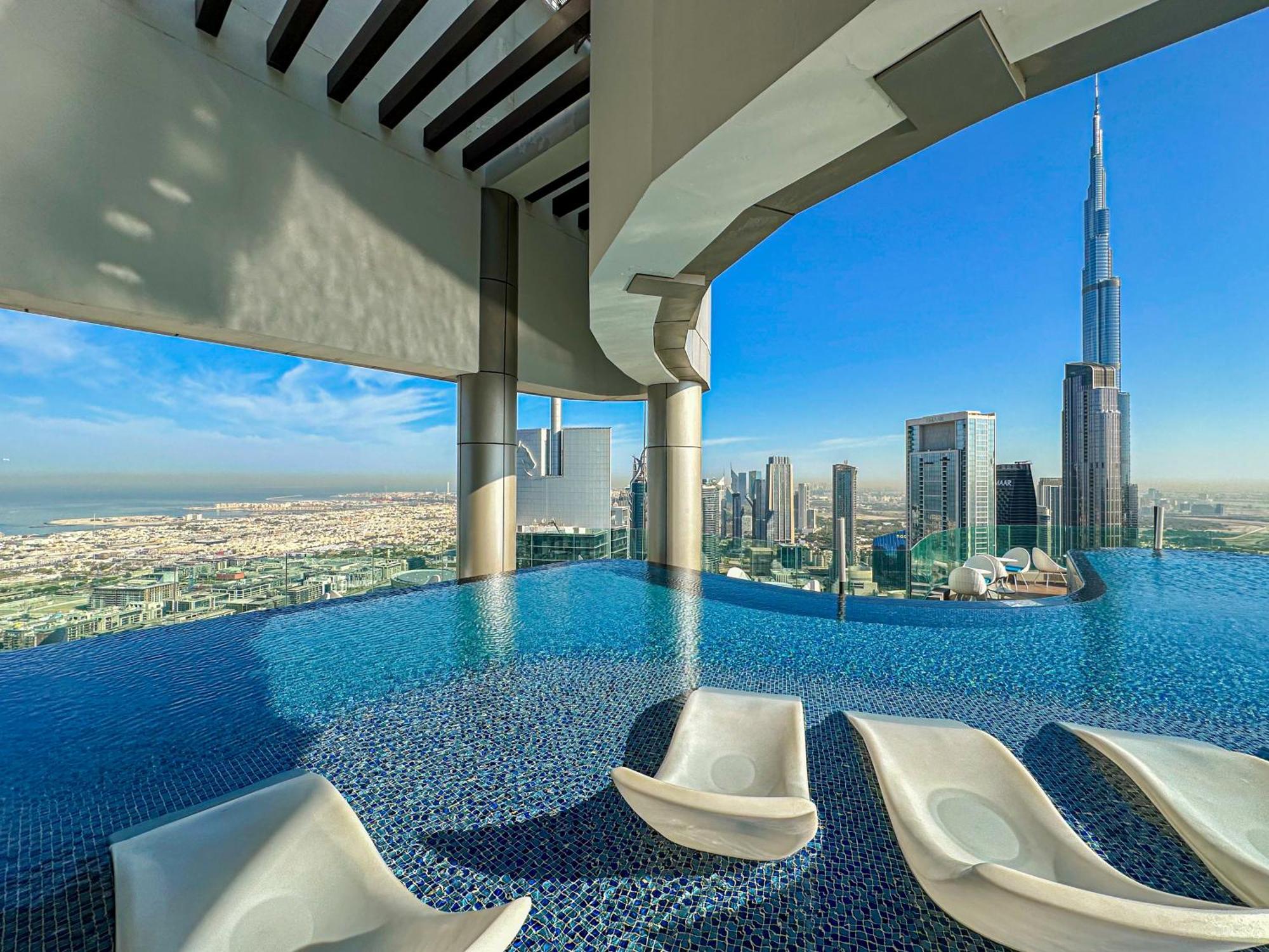 64th Floor Rooftop Pool Offering Amazing Burj Khalifa Views, 2br In Paramount Midtown
