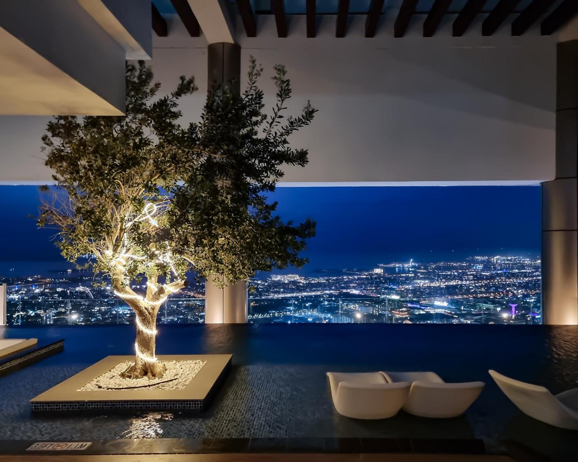 64th Floor Rooftop Pool Offering Amazing Burj Khalifa Views, 2br In Paramount Midtown Dubai