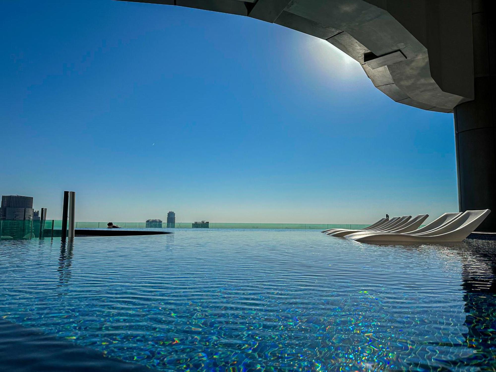 64th Floor Rooftop Pool Offering Amazing Burj Khalifa Views, 2br In Paramount Midtown Apartment Dubai
