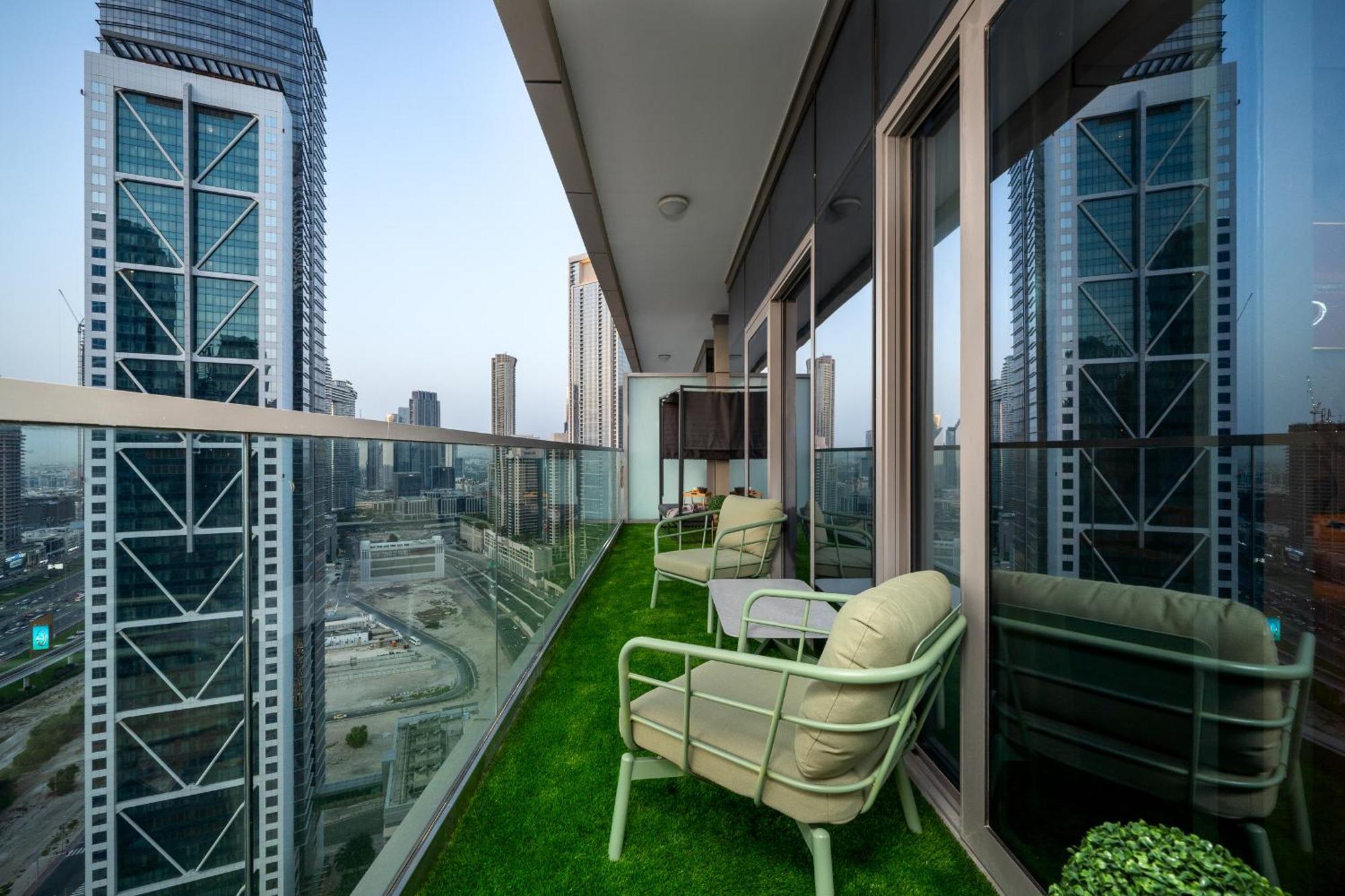 64th Floor Rooftop Pool Offering Amazing Burj Khalifa Views, 2br In Paramount Midtown * Dubai