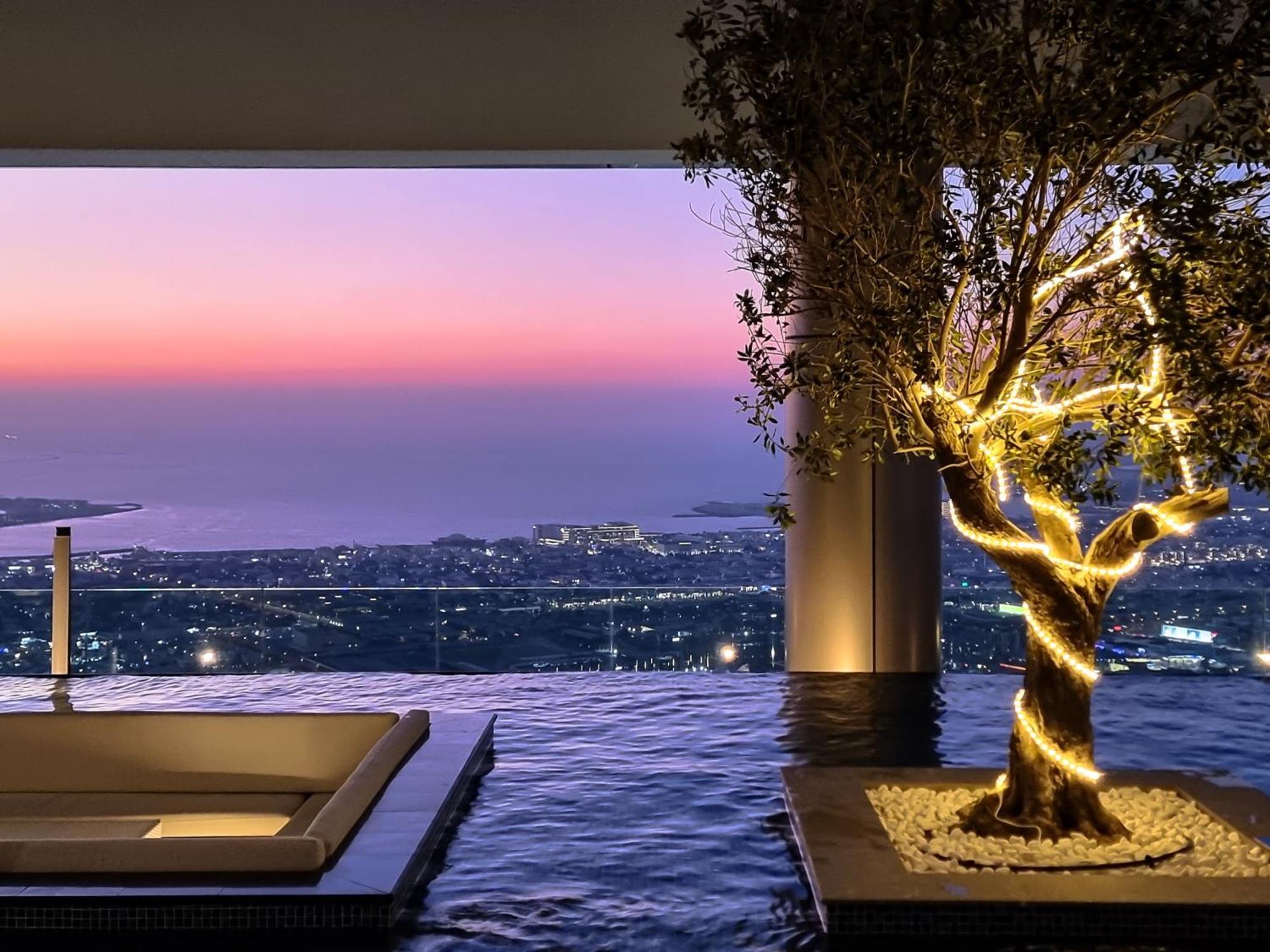 64th Floor Rooftop Pool Offering Amazing Burj Khalifa Views, 2br In Paramount Midtown Dubai