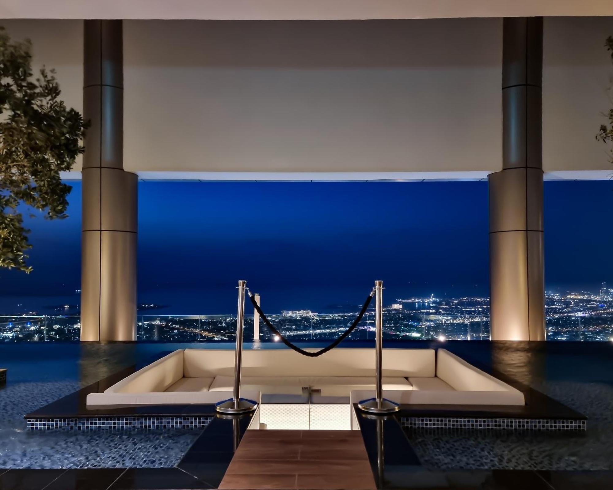 64th Floor Rooftop Pool Offering Amazing Burj Khalifa Views, 2br In Paramount Midtown Dubai