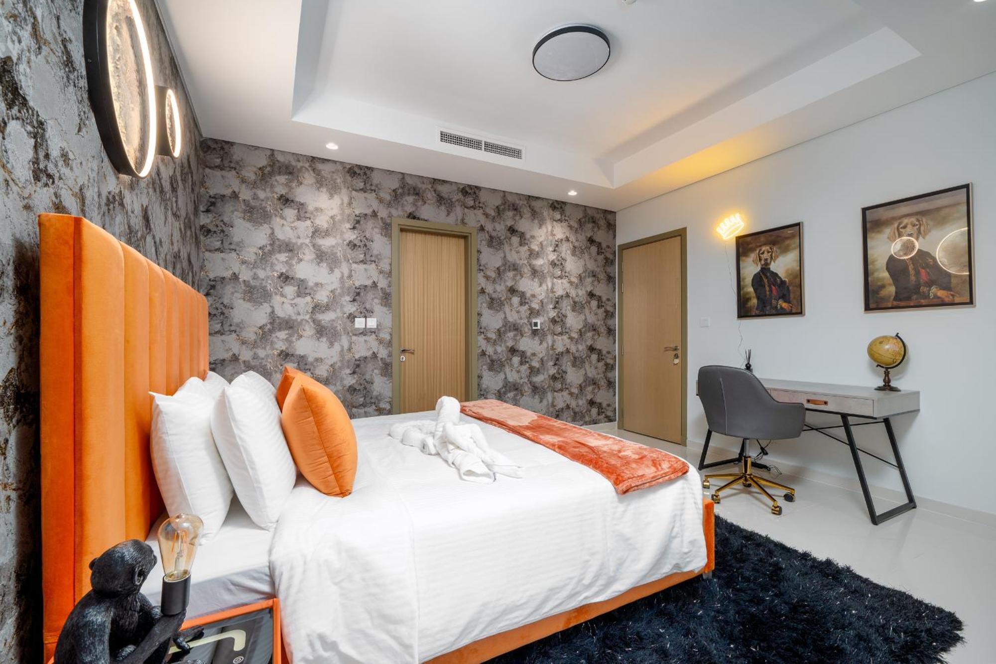 Apartment 64th Floor Rooftop Pool Offering Amazing Burj Khalifa Views, 2br In Paramount Midtown *