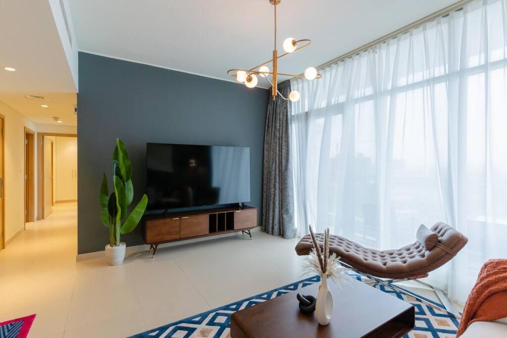 Stylish And Cozy L Park View L Next To Mall Apartment *