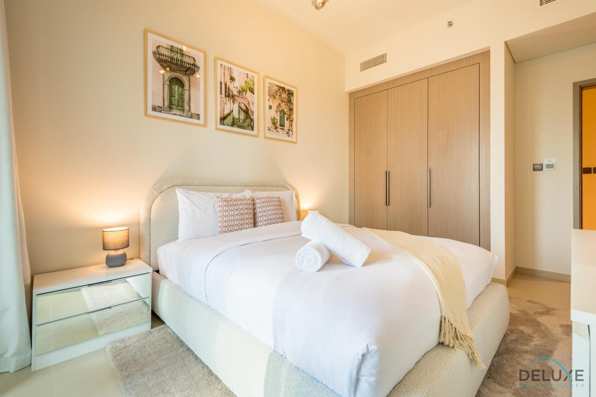 Deluxe 3br With Assistant At Act One Act Two Tower 2 In Downtown By Deluxe Homes *