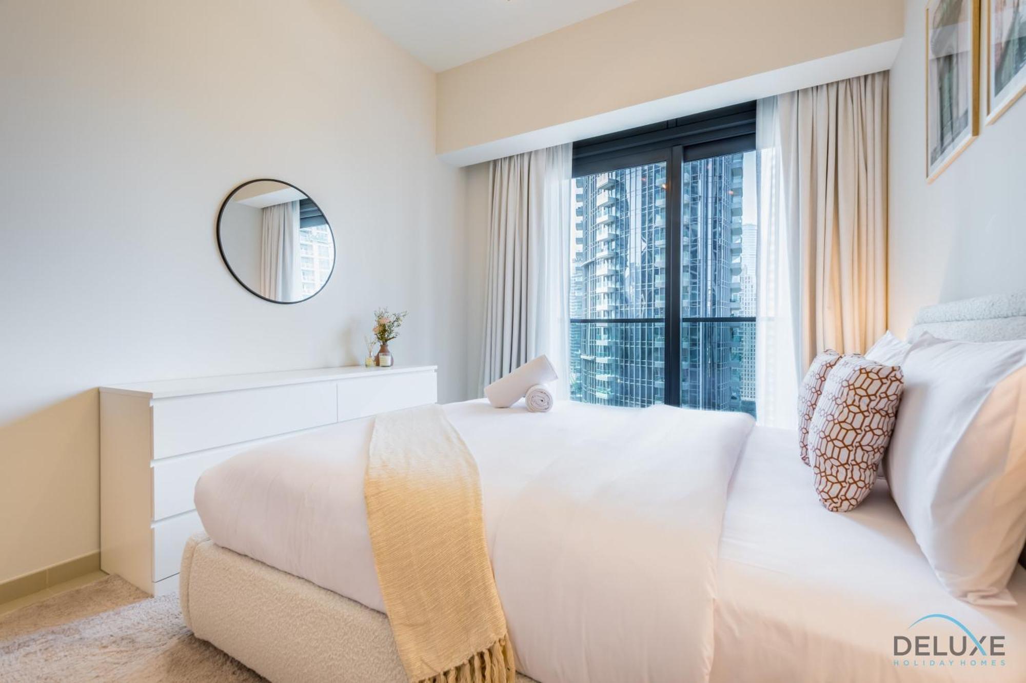 Deluxe 3br With Assistant At Act One Act Two Tower 2 In Downtown By Deluxe Homes * Dubai
