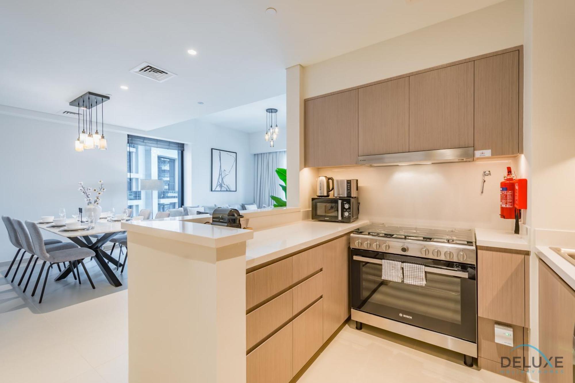 Deluxe 3br With Assistant At Act One Act Two Tower 2 In Downtown By Deluxe Homes Apartment *